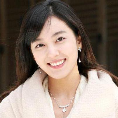 李素妍资料,璀璨星途，从平凡女孩到璀璨明星的蜕变之路